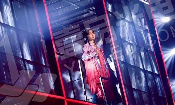 350m3透明旋轉(zhuǎn)魔方，壹品冰屏演繹周筆暢巡演最強(qiáng)舞美