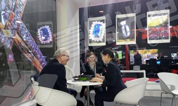 外媒頻報(bào)道：歐美視聽(tīng)圈搶先認(rèn)購(gòu)壹品LED透明屏，布局大市場(chǎng)